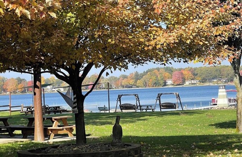 Twin Lake Cabin | South Shore Resort - The Wren
