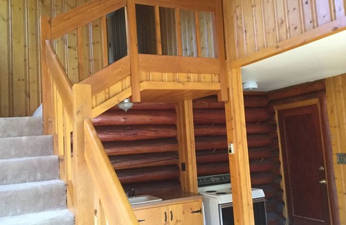 Lander Apartment | South side Log home guest unit on stream