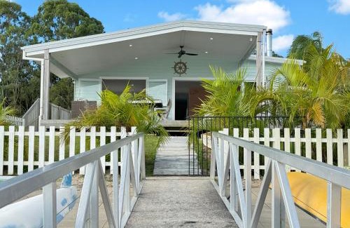 Gold Coast House | South Stradbroke Island Waters 4 bed, 3 bath, 10 guests, private beach & pontoon