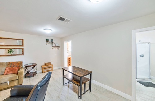 Sun Bay South House | South Tampa: Casa de Massa Guest Suite