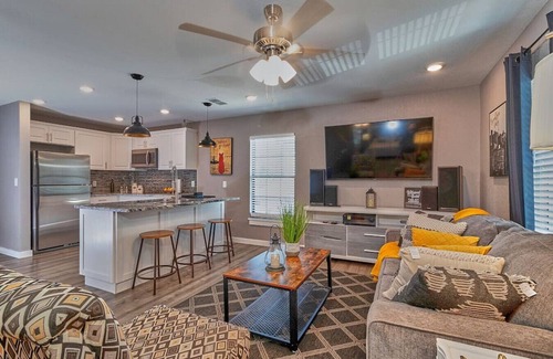 Tampa House | South Tampa Private Gem Attached to $Million Home