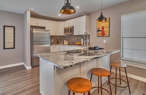 Tampa House | South Tampa Private Gem Attached to $Million Home