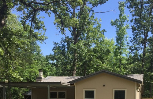 Florien House | South Toledo Bend 2 Bedroom House (Pirates Cove) Outdoor Shower & Shuffleboard!