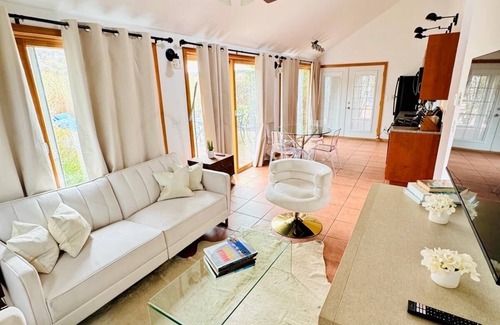 Town of Southampton Cottage | Southampton cozy cottage by the beach