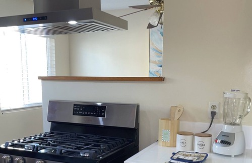 Gardena Apartment | SouthBAY Beaches,Sofi, LAX Beauty&Cozy Apt