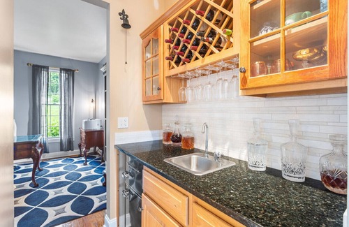 South Britain House | Southbury Lake Ridge sanctuary · Pool+Hiking+I84