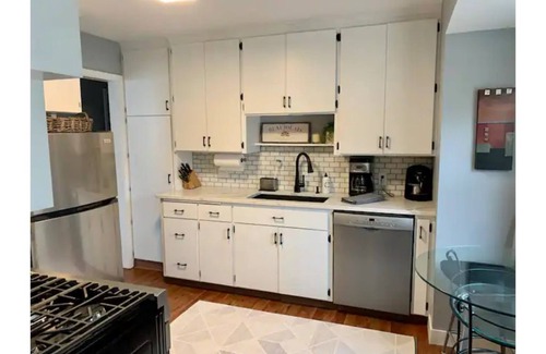 Edina House | Southdale Stinger! Modern 5+BR near it all