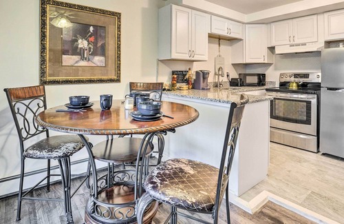 Walled Lake Apartment | Southeast Michigan Vacation Rental Near Lake!