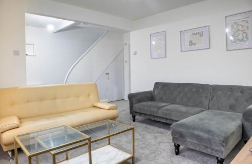 Westcliff-on-Sea House | Southend Retreat KING SUITE Luxury stay with parking