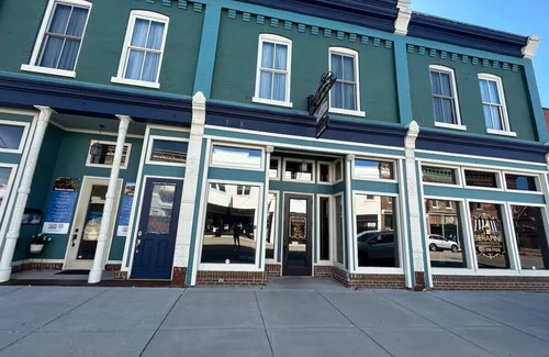 Lawrenceburg Apartment | Southern Charm at Trail Suites Inn- Suite A in Lawrenceburg, KY