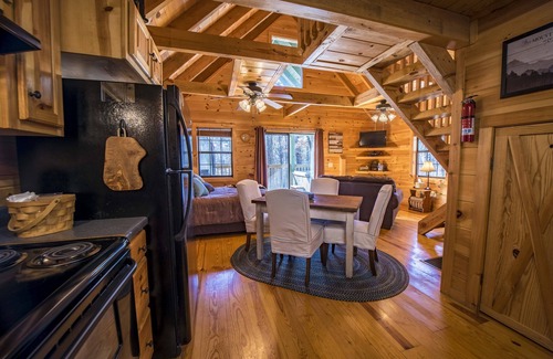 Mentone Cabin | SOUTHERN CHARM w/Hot Tub - Mountains Are Calling And We Must Go!
