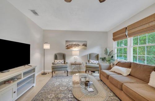 Savannah House | Southern Enchantment at Wilmington Island - Cozy Savannah Haven