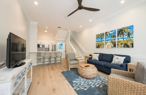 Historic Seaport House | Southern Escape at Truman Annex - 2 Bed/2.5 Bath with Parking & Shared Pool