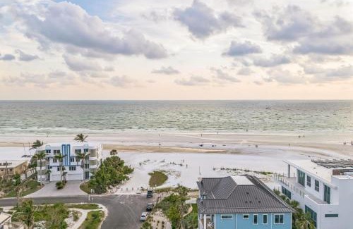 Siesta Key Village House | Southern Exposure