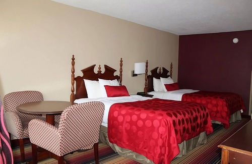 Perry House | Southern Hospitality! Comfy Unit, Parking
