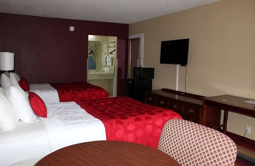 Perry House | Southern Hospitality! Comfy Unit, Parking