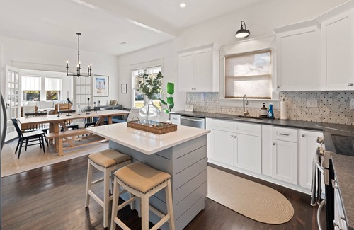 Northport House | Southern Serenity: 3-Bed Bungalow, Perfect for Game Days & Downtown Explorations