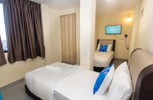 Pontian Hotel | Southern Tip Hotel - City & 100m walk to McDonald's & FREE DOBI