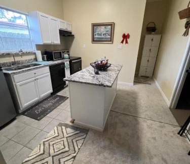 Kenner - Louis Armstrong International Airport Apartment | Southern’s Beauty 1 Very close to Airport