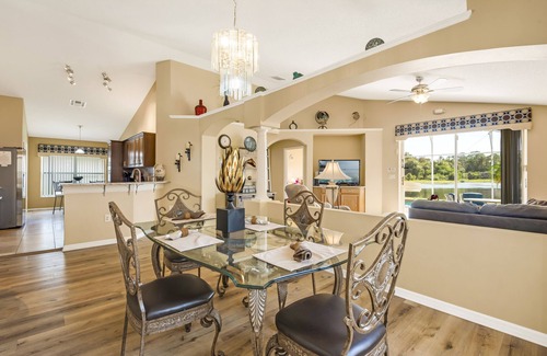 Eagle Pointe South House | SOUTHFACING Private Pool, Lakeview,4 BR-2 Bath,Ultra Clean Modern,10 min Disney