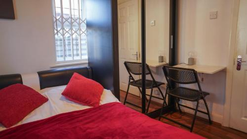 Brunswick Park House | Southgate Home Stay