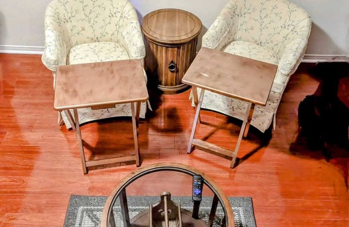 Ajax Apartment | SouthLake Ajax Suits