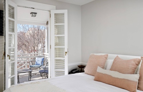 Southmoreland House | Southmoreland on the Plaza an Urban Inn
