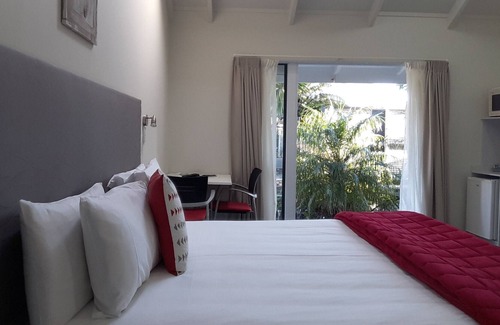 Whangamata Hotel | Southpacific Motel and Conference Centre