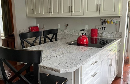 Southport House | Southport Charm! Steps away from town!