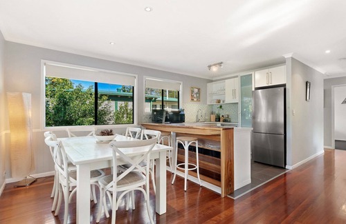 Southport House | Southport Getaway - 4 Bedroom Home With Yard