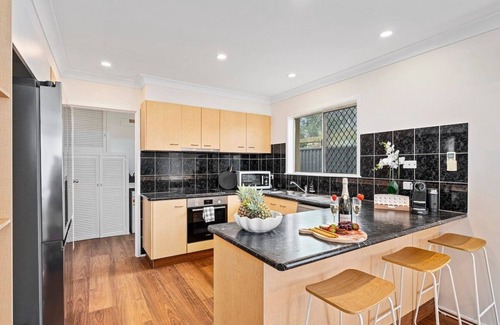 Southport House | Southport Oasis 6bd PoolCentral