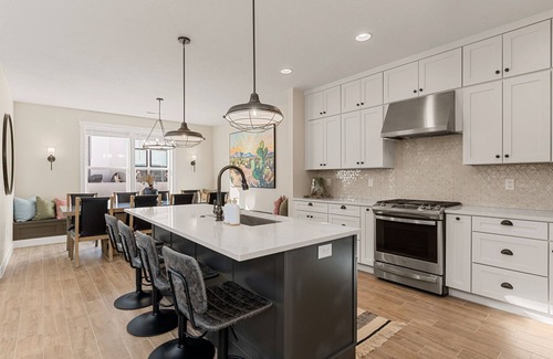 St. George House | Southwest Manor: Desert Color Lagoon + Beaches