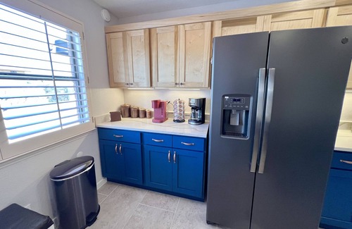 Biggs Field House | Southwest Retreat -Close to Shopping, Restaurants, I-10, POOL!
