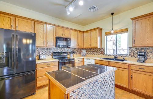 Limberlost House | Southwestern Chic! Tucson Retreat with Private Patio