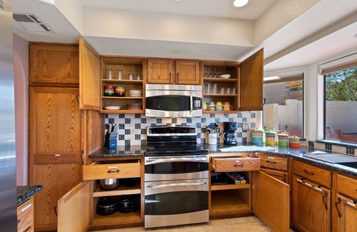 Oro Valley House | Southwestern Paradise, Simply Classic