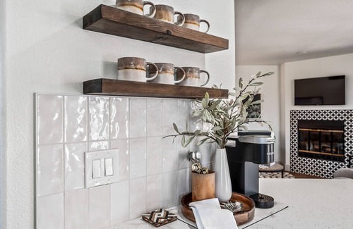 Tucson Condo | Southwestern Style 2 BR Condo w/City & Mountain Views in the Catalina Foothills
