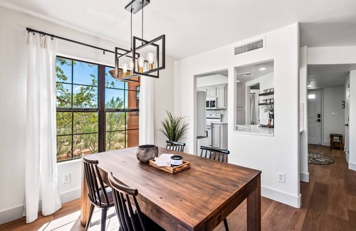 Tucson Condo | Southwestern Style 2 BR Condo w/City & Mountain Views in the Catalina Foothills
