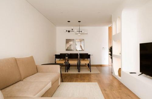Pacos de Gaiolo Villa | Souto Village - by MET - Private Pool & Lemon Farm