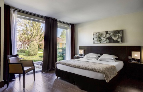 L'Isle-sur-la-Sorgue Hotel | SOWELL HOTELS Domaine de la Petite Isle