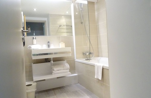 L'Isle-sur-la-Sorgue Hotel | SOWELL HOTELS Domaine de la Petite Isle