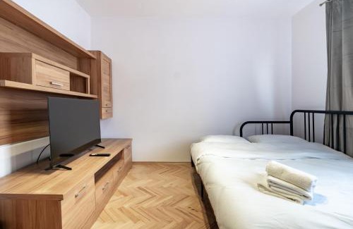Katowice Apartment | Sowińskiego Lakeside Calm Apartment by BookingHost