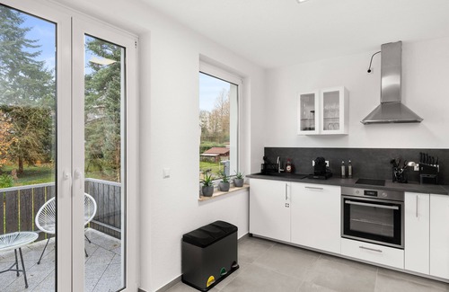 Fasanenhof Apartment | SoWi: Design Apartment - Garden View & Parking