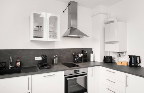 Fasanenhof Apartment | SoWi: Design Apartment - Garden View & Parking