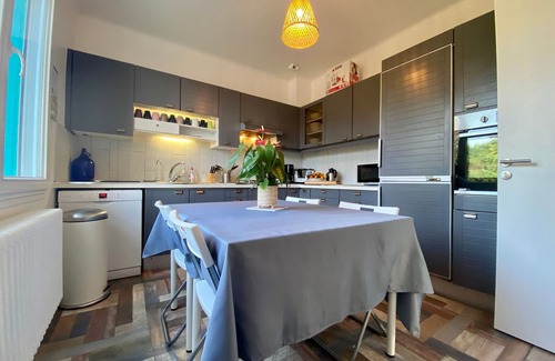 Saint-Philbert-de-Grand-Lieu Cottage | Spacious House with Fitness Area & Garden Near Nantes and Lake Grand Lieu