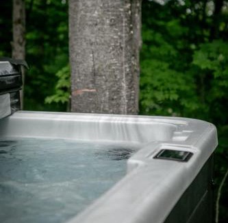 Saint-Faustin-Lac-Carre Ski Chalet | Spa & Babyfoot - Chalet BOREA
