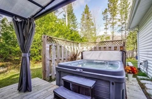 St-Adolphe-d'Howard Ski Chalet | Spa - Chalet au Ptit Bonheur