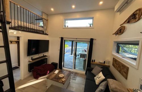 Adstock House | Spa - Chalet Sur Les Sentiers du Pic-Bois