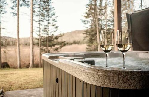 Les Collines-de-l'Outaouais Regional County Municipality Ski Chalet | Spa Firepit & Nature - Chalet de la Colonie