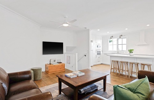Cape Woolamai House | Spa jacuzzi, modern, stylish, separate games room, backyard, fully fenced