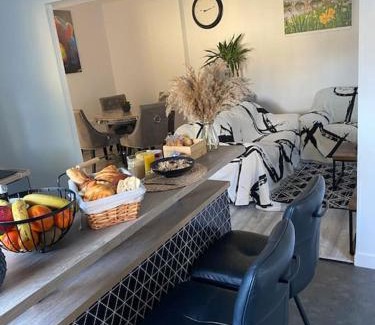 Morieres-les-Avignon Apartment | SPA jardin privé T3 indépendant dans Villa